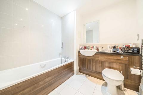 undefined, Great West Road, Brentford TW8