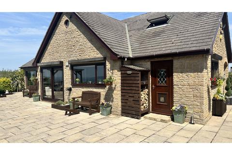 4 bedroom detached house for sale, Rhuallt, St. Asaph, LL17