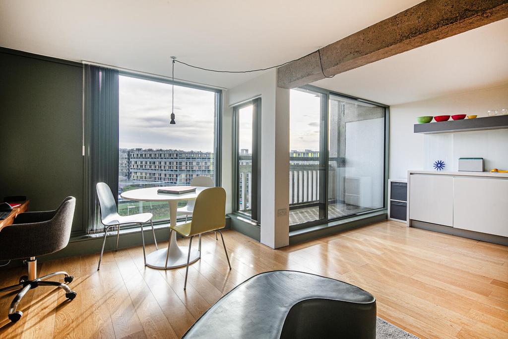 Living/Dining Area