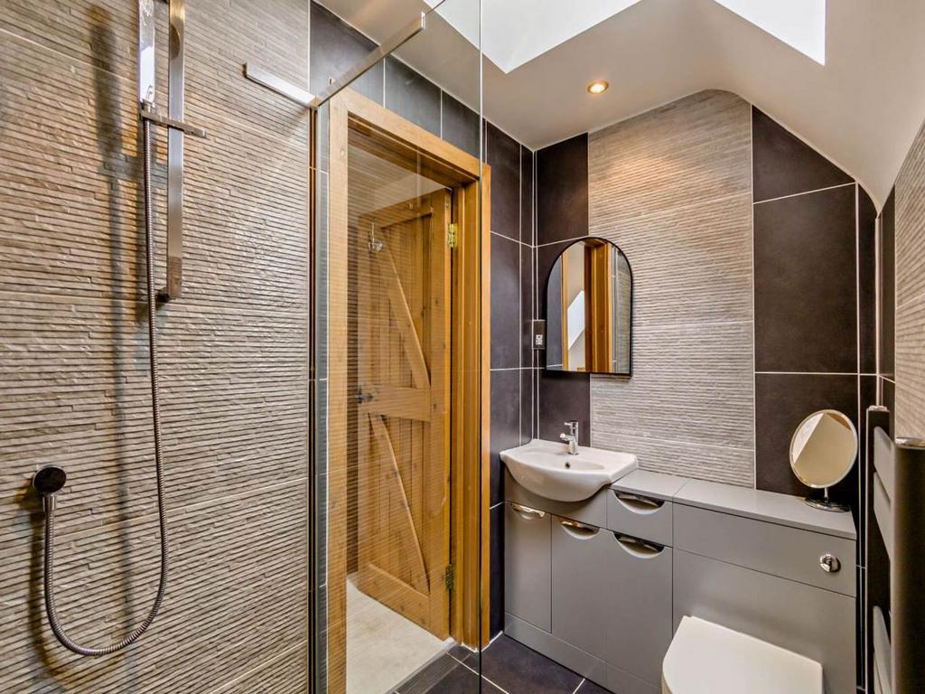 En Suite 2