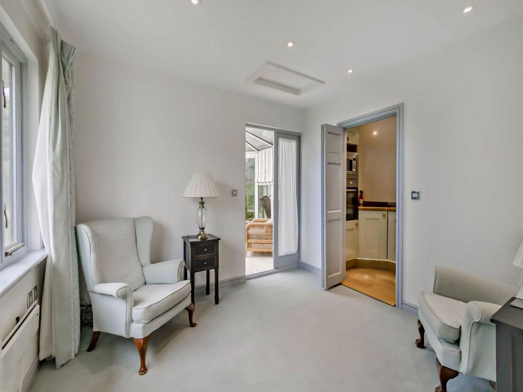 Living Room (Annexe)