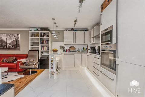 2 bedroom flat for sale, St. Johns Road, Bournemouth BH5