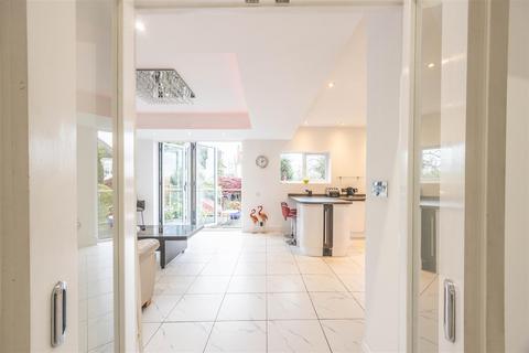 undefined, MOUNT AVENUE, Westcliff-On-Sea