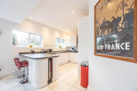 undefined, MOUNT AVENUE, Westcliff-On-Sea
