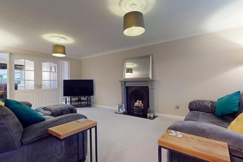 4 bedroom detached house for sale, Campania Close., Milton Keynes MK10