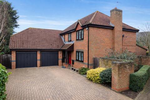 4 bedroom detached house for sale, Campania Close., Milton Keynes MK10