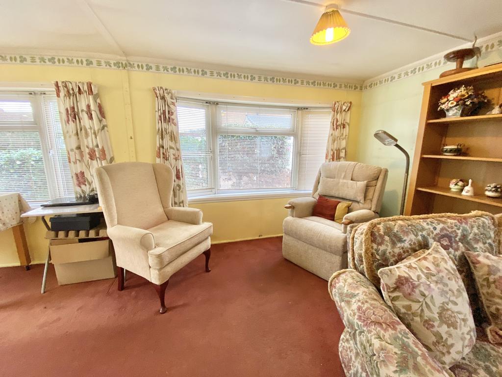 Lounge/Dining Rm