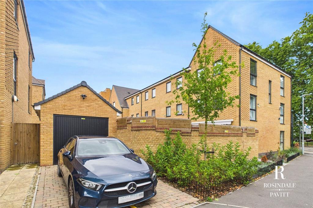 Detached Garage