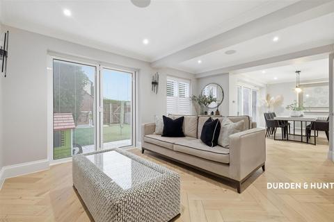 4 bedroom semi-detached house for sale, The Moat, Toot Hill, CM5