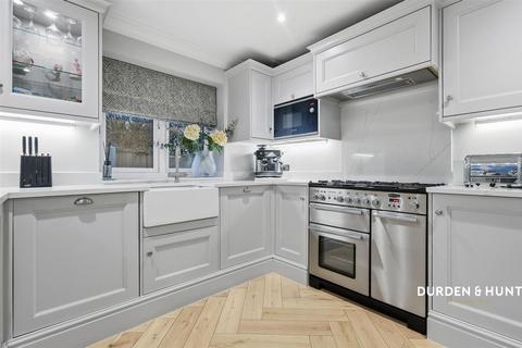 4 bedroom semi-detached house for sale, The Moat, Toot Hill, CM5