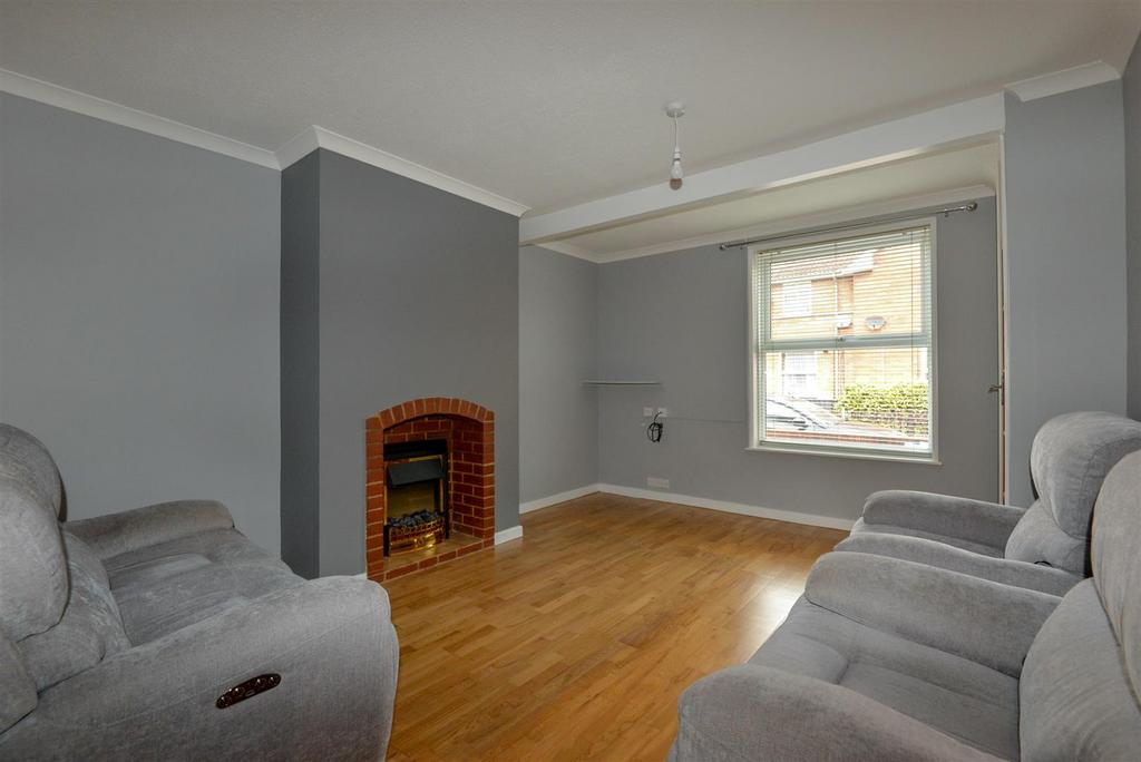Living Room 1.jpg