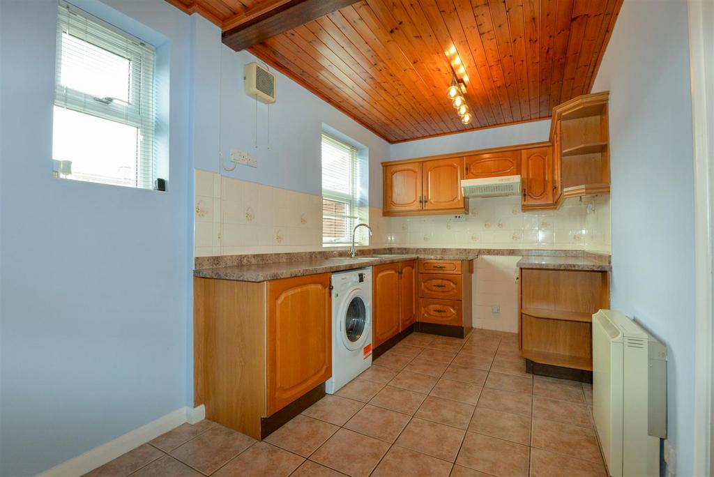 Kitchen 1.jpg