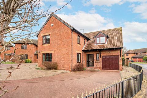 4 bedroom detached house for sale, Cotman Drive, Bradwell
