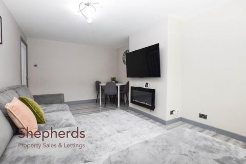 3 bedroom flat for sale, Whitefields Road, Cheshunt EN8