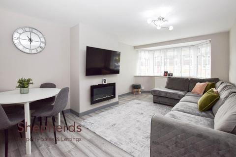 3 bedroom flat for sale, Whitefields Road, Cheshunt EN8