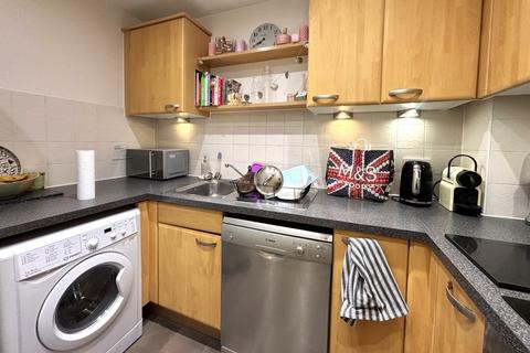 2 bedroom flat to rent, Centrium, Woking GU22