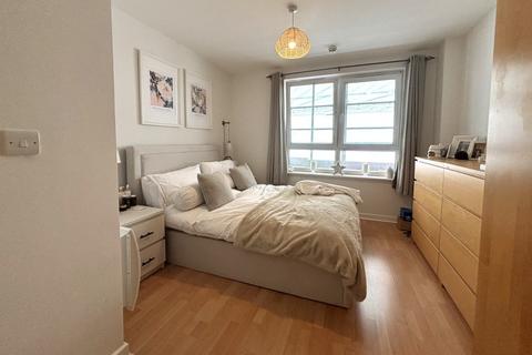 2 bedroom flat to rent, Centrium, Woking GU22