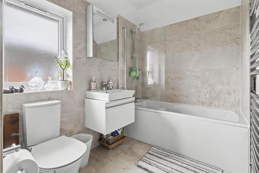 Bathroom.JPG