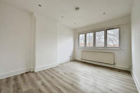 2 bedroom apartment to rent, Marvels Lane, London, SE12 9PG