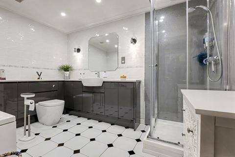 4 bedroom terraced house for sale, Grange Road, Gillingham ME7