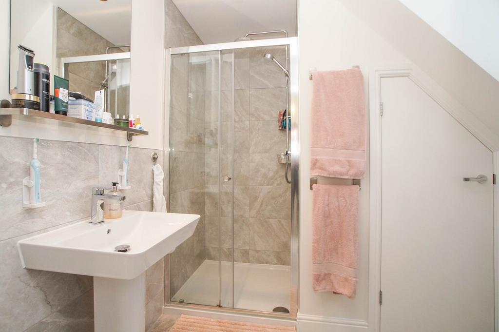 Master En-Suite Shower Room