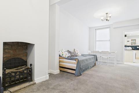 3 bedroom terraced house to rent, Grove Park Lane, Harrogate, HG1