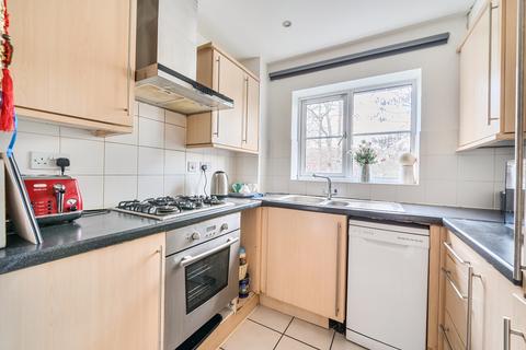 2 bedroom flat for sale, Stretton Court, Wey Road, Weybridge, Surrey, KT13