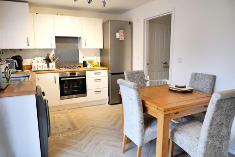 3 bedroom semi-detached house for sale, Brook Close, Lyneham