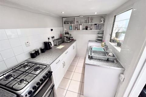 2 bedroom end of terrace house for sale, Carisbrooke Road, Newport