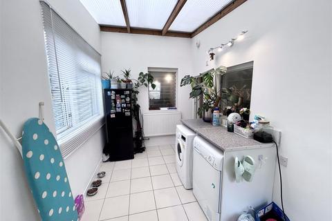 2 bedroom end of terrace house for sale, Carisbrooke Road, Newport