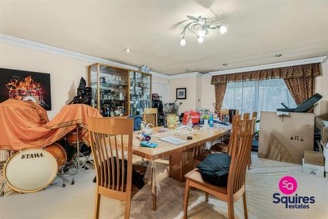 4 bedroom detached house for sale, Cheyne Walk, Hendon