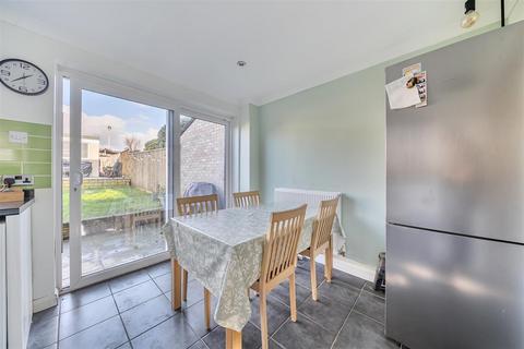 3 bedroom end of terrace house for sale, Oak Tree Walk, Keynsham, Bristol