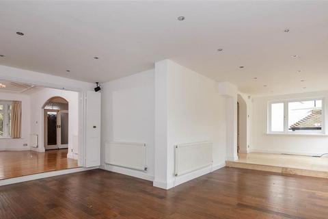 undefined, Oakleigh Avenue, London