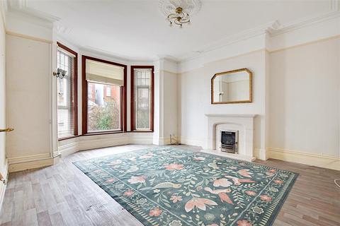 2 bedroom flat for sale, Sea Road, Bexhill-On-Sea