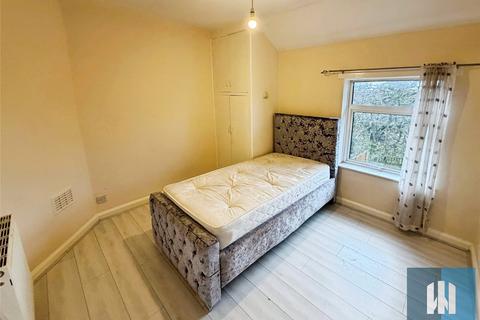 3 bedroom terraced house to rent, Highroadwell Lane, Highroadwell, Halifax, HX2