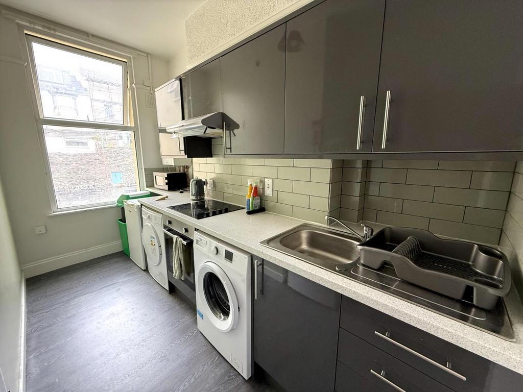 Beau kitchen....JPG