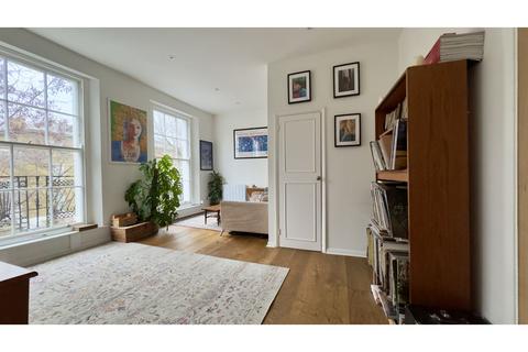 2 bedroom flat for sale, Foxley Road, London, SW9