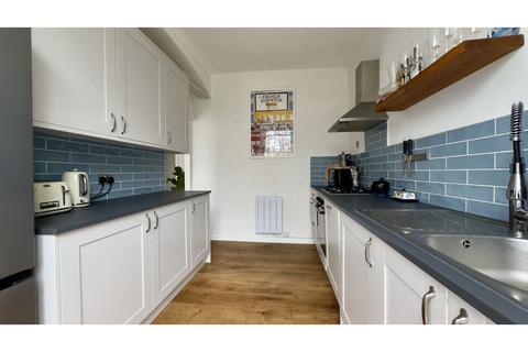 2 bedroom flat for sale, Foxley Road, London, SW9