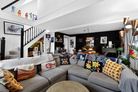 2 bedroom flat for sale, Kendal Place, London, SW15