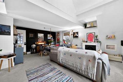 2 bedroom flat for sale, Kendal Place, London, SW15