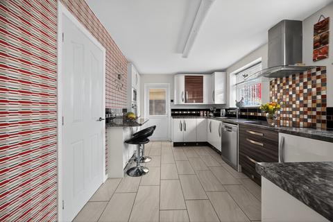 4 bedroom detached house for sale, Swinton Rise, Nottingham, NG15