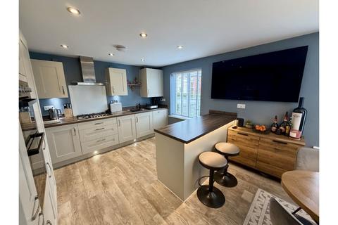 4 bedroom detached house for sale, Sabrina Crescent, Worcester, WR5