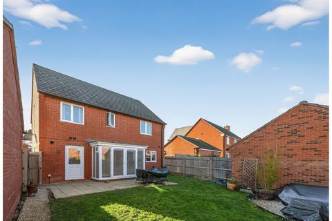 4 bedroom detached house for sale, Gresley Way, Droitwich, WR9