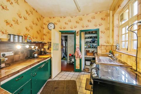 undefined, Wollaton Road, Nottingham, NG8