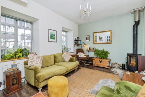 undefined, Castle Court, Totnes, TQ9