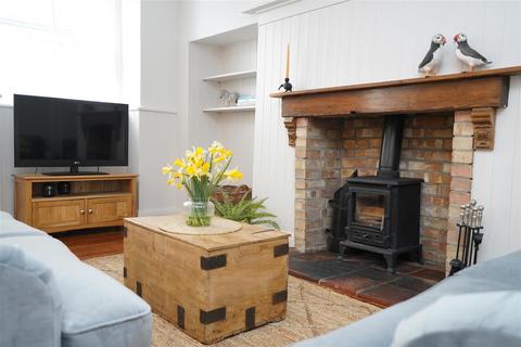 3 bedroom terraced house for sale, Market Street, Appledore