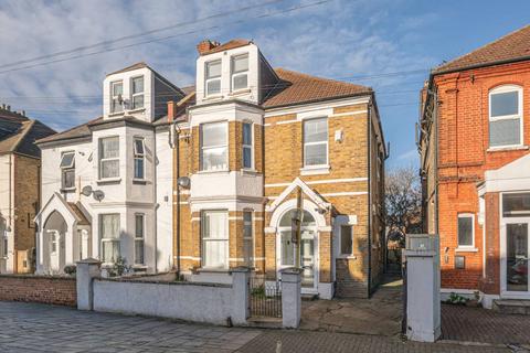 2 bedroom flat for sale, Barrow Road, Streatham, London, SW16