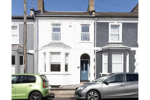 Leighton Road, Cheltenham, GL52