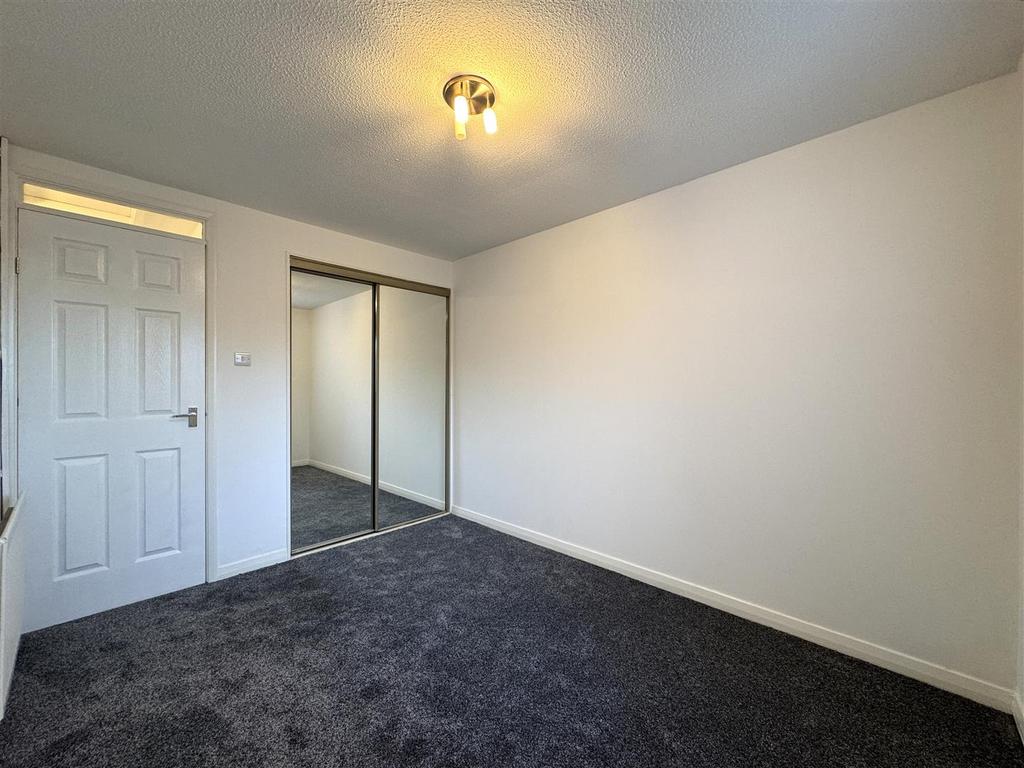 Bedroom 1.jpg