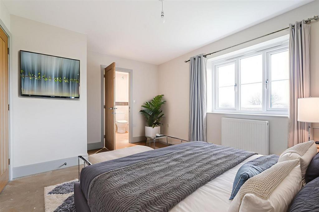 Bedroom 1 .jpg